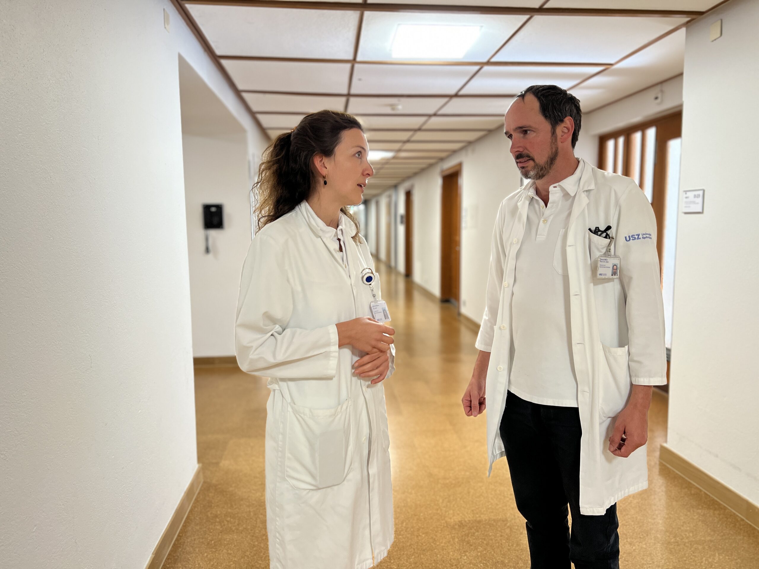 David Blum während der Visite im Universitätsspital Zürich (USZ).